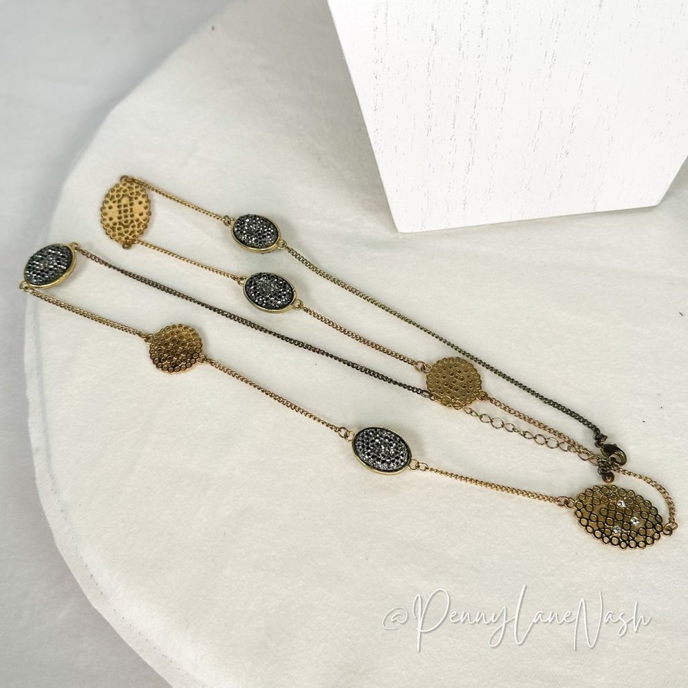 Vintage Sparkle Gem Spaced w Gold Etched Plate Station Necklace - Picture 2 of 3